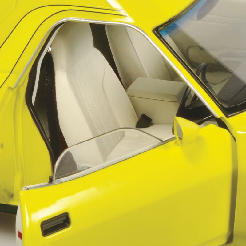 1:18 Ford XC Sundowner - Pine 'n' Lime - Classic Carlectables - 18740
