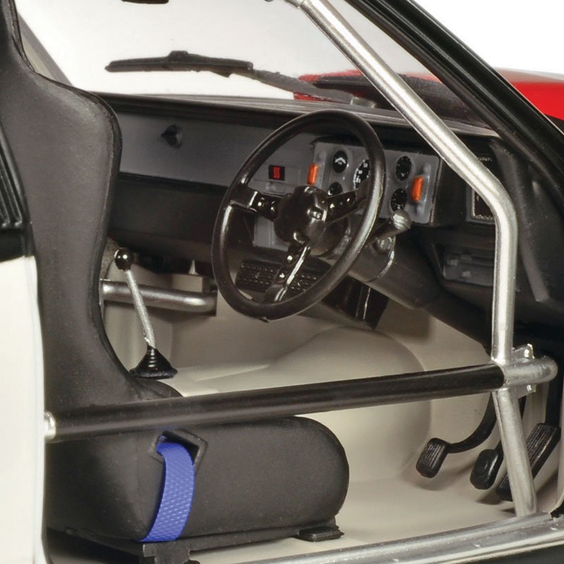 1:18 Holden LX A9X Torana #15 - 1978 - Bathurst - Marlboro Holden Dealer Team - John Harvey - Classic Carlectables - 18742