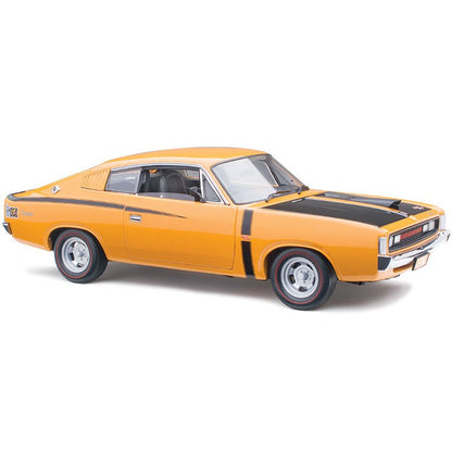 1:18 Chrysler VH Valiant E38 R/T Charger 'Big Tank' - 1971 - Vitamin C - Classic Carlectables - 18749