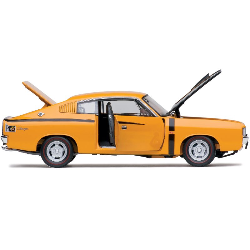 1:18 Chrysler VH Valiant E38 R/T Charger 'Big Tank' - 1971 - Vitamin C - Classic Carlectables - 18749