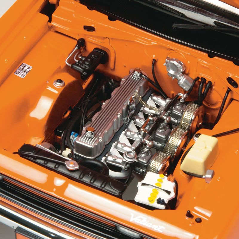 1:18 Chrysler VH Valiant E38 R/T Charger 'Big Tank' - 1971 - Vitamin C - Classic Carlectables - 18749