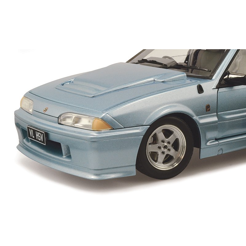 1:18 Holden VL Commodore Group A SV - Walkinshaw - Panorama Silver - Classic Carlectables - 18751
