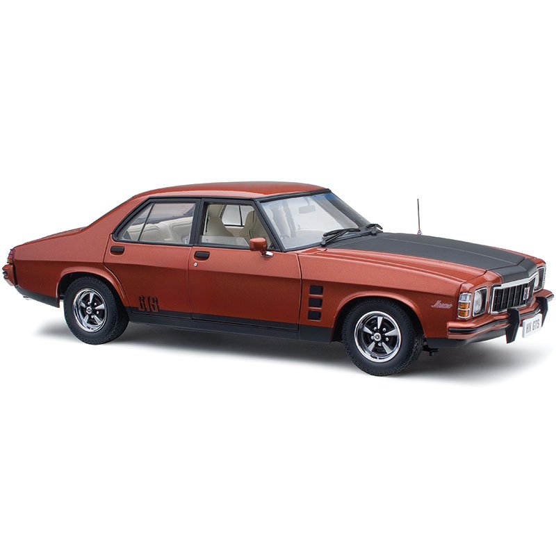 1:18 Holden HX Monaro GTS - Persian Sand - Classic Carlectables - 18759