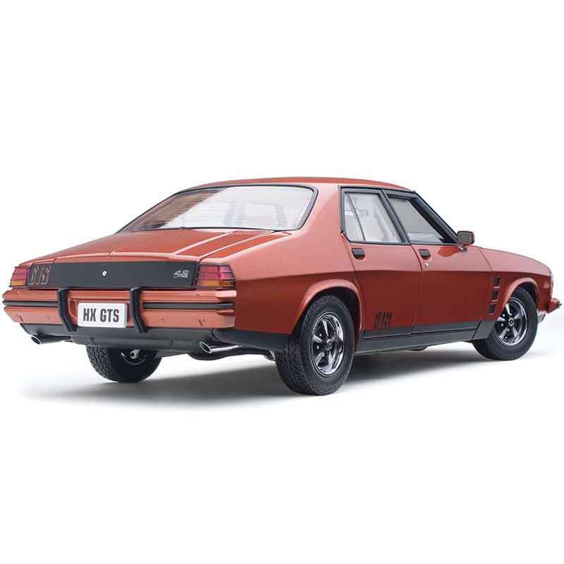 1:18 Holden HX Monaro GTS - Persian Sand - Classic Carlectables - 18759