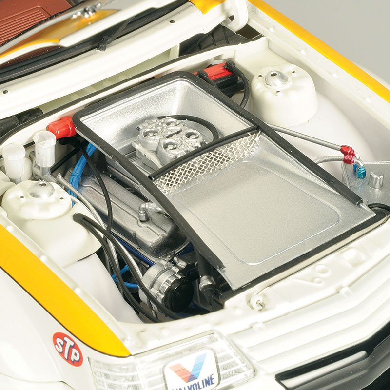 1:18 Holden VK Commodore #6 - 1984 - Bathurst - Roadways Racing - Allan Grice - Classic Carlectables - 18780