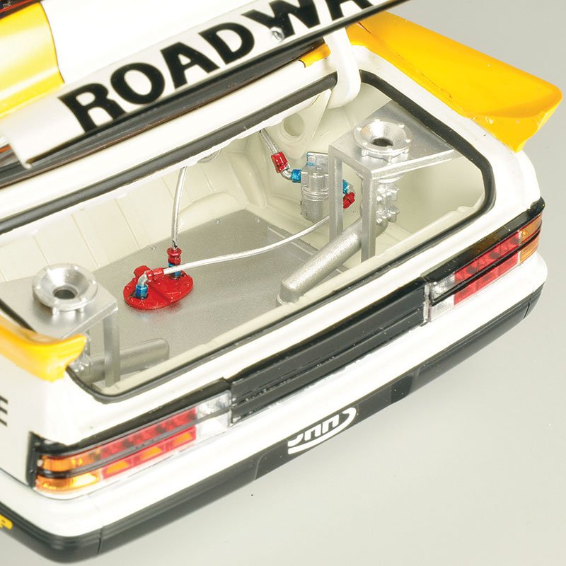 1:18 Holden VK Commodore #6 - 1984 - Bathurst - Roadways Racing - Allan Grice - Classic Carlectables - 18780