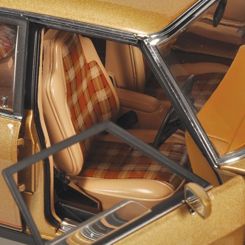 1:18 Holden HZ GTS Sedan - Sandlewood Metallic - Classic Carlectables - 18784