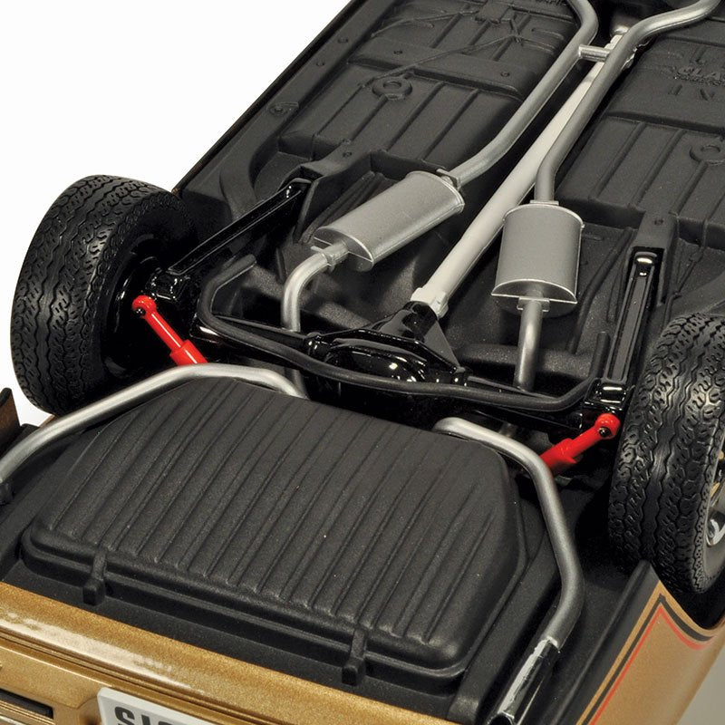 1:18 Holden HZ GTS Sedan - Sandlewood Metallic - Classic Carlectables - 18784