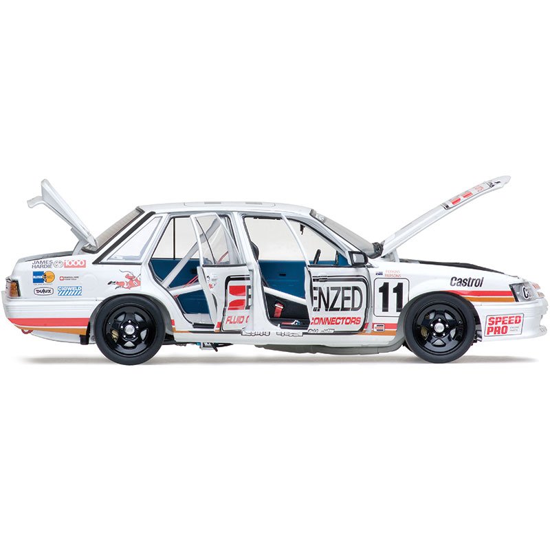 1:18 Holden VK Commodore #11 - 1986 - Bathurst - Enzed Team Perkins - Larry Perkins - Classic Carlectables - 18785