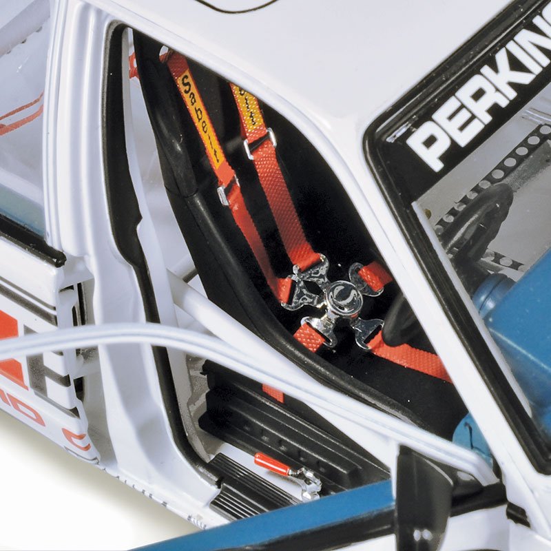 1:18 Holden VK Commodore #11 - 1986 - Bathurst - Enzed Team Perkins - Larry Perkins - Classic Carlectables - 18785