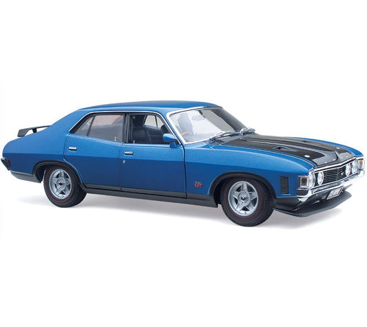 1:18 Ford XA Falcon RPO83 Sedan - 1973 - Cosmic Blue - Classic Carlectables - 18788
