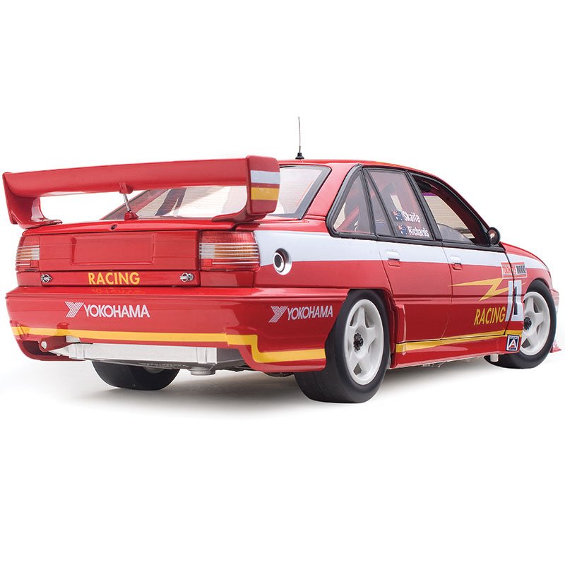 1:18 Holden VP Commodore #1 - 2nd Place - 1993 - Bathurst - Gibson Motorsport - Mark Skaife - Classic Carlectables - 18790