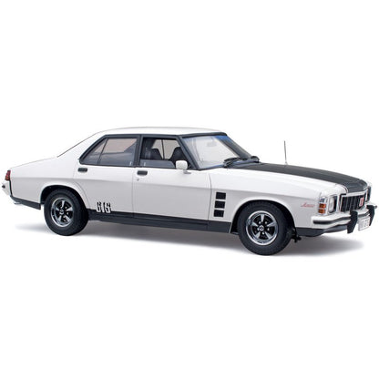 1:18 Holden HX Monaro GTS - Cotillion White - Classic Carlectables - 18794