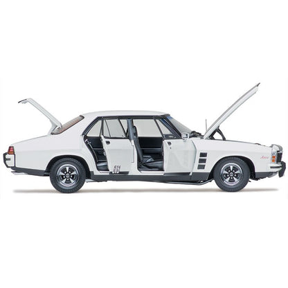 1:18 Holden HX Monaro GTS - Cotillion White - Classic Carlectables - 18794