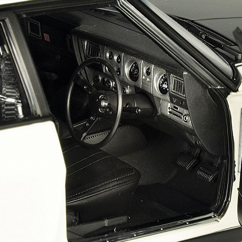1:18 Holden HX Monaro GTS - Cotillion White - Classic Carlectables - 18794