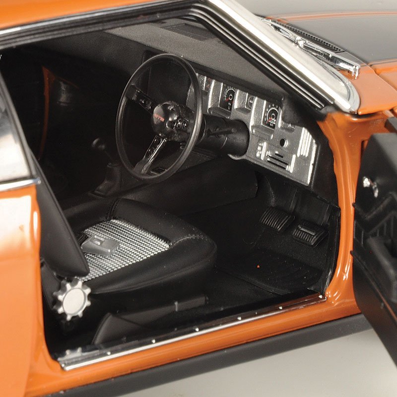 1:18 Holden HQ Monaro GTS Coupe - Russet - Classic Carlectables - 18802