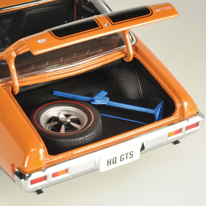 1:18 Holden HQ Monaro GTS Coupe - Russet - Classic Carlectables - 18802
