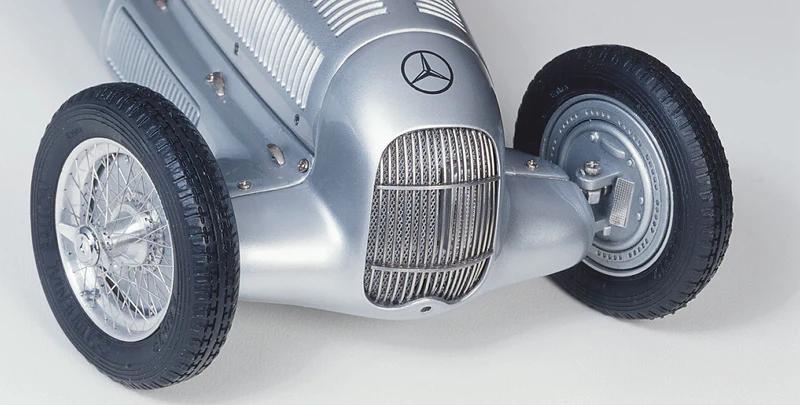 1:18 Mercedes-Benz W25 - The First Silver Arrow - 1934 - Silver - CMC Models - M-033