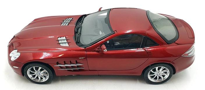1:18 Mercedes-Benz SLR McLaren - 2003 - Red - CMC Models - M-045A