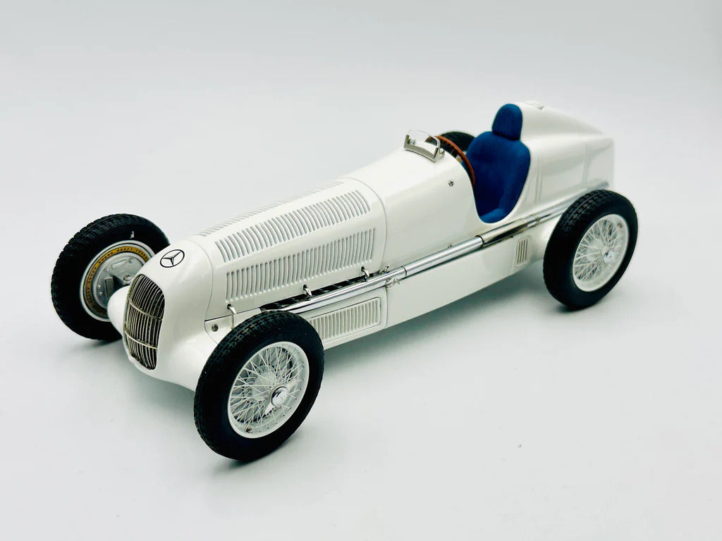 1:18 Mercedes-Benz W25 Ein Mythos in Weib - 1934 - White - CMC Models - M-065