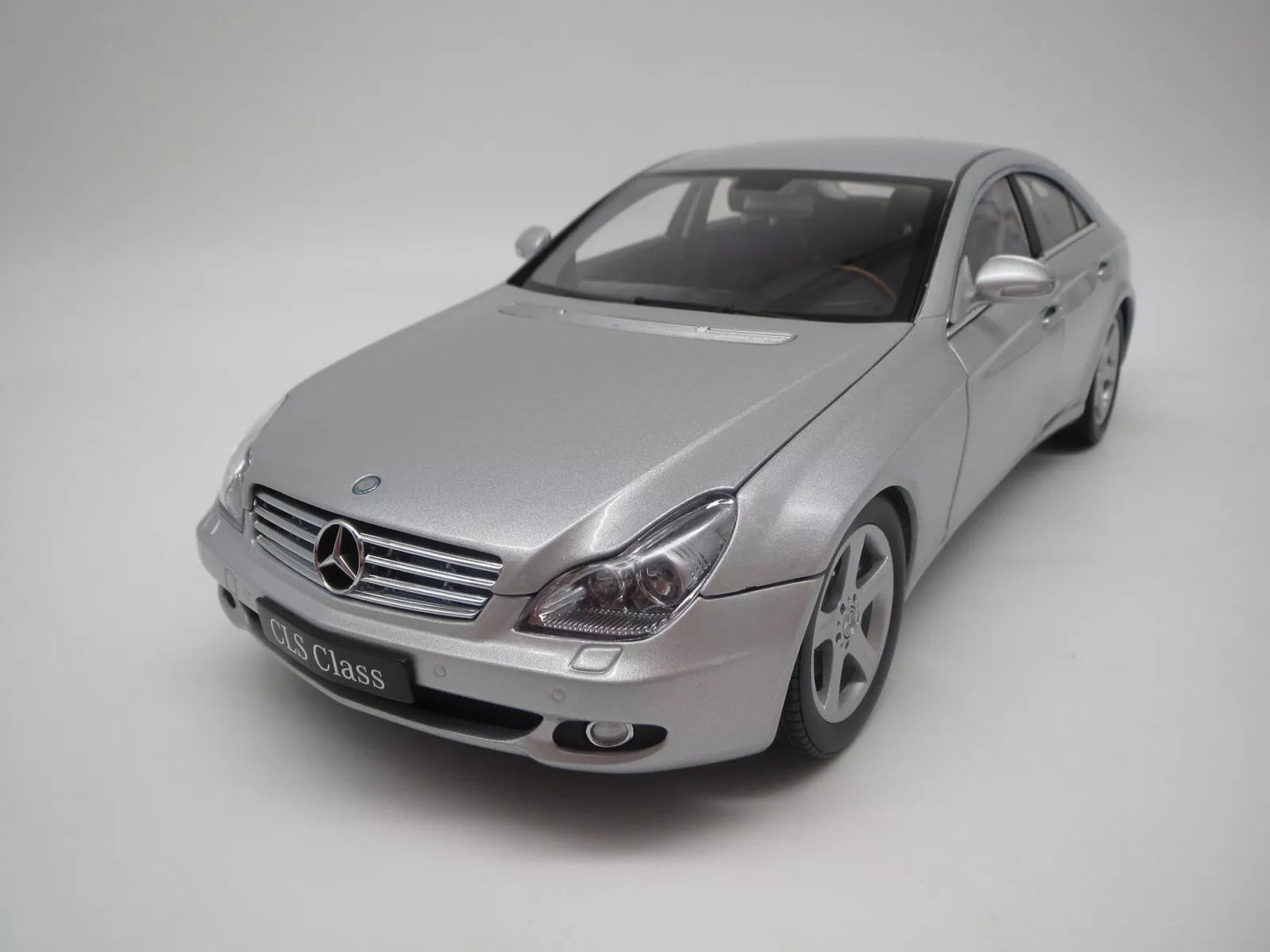 1:18 Mercedes-Benz CLS - Silver - Kyosho - 08401S