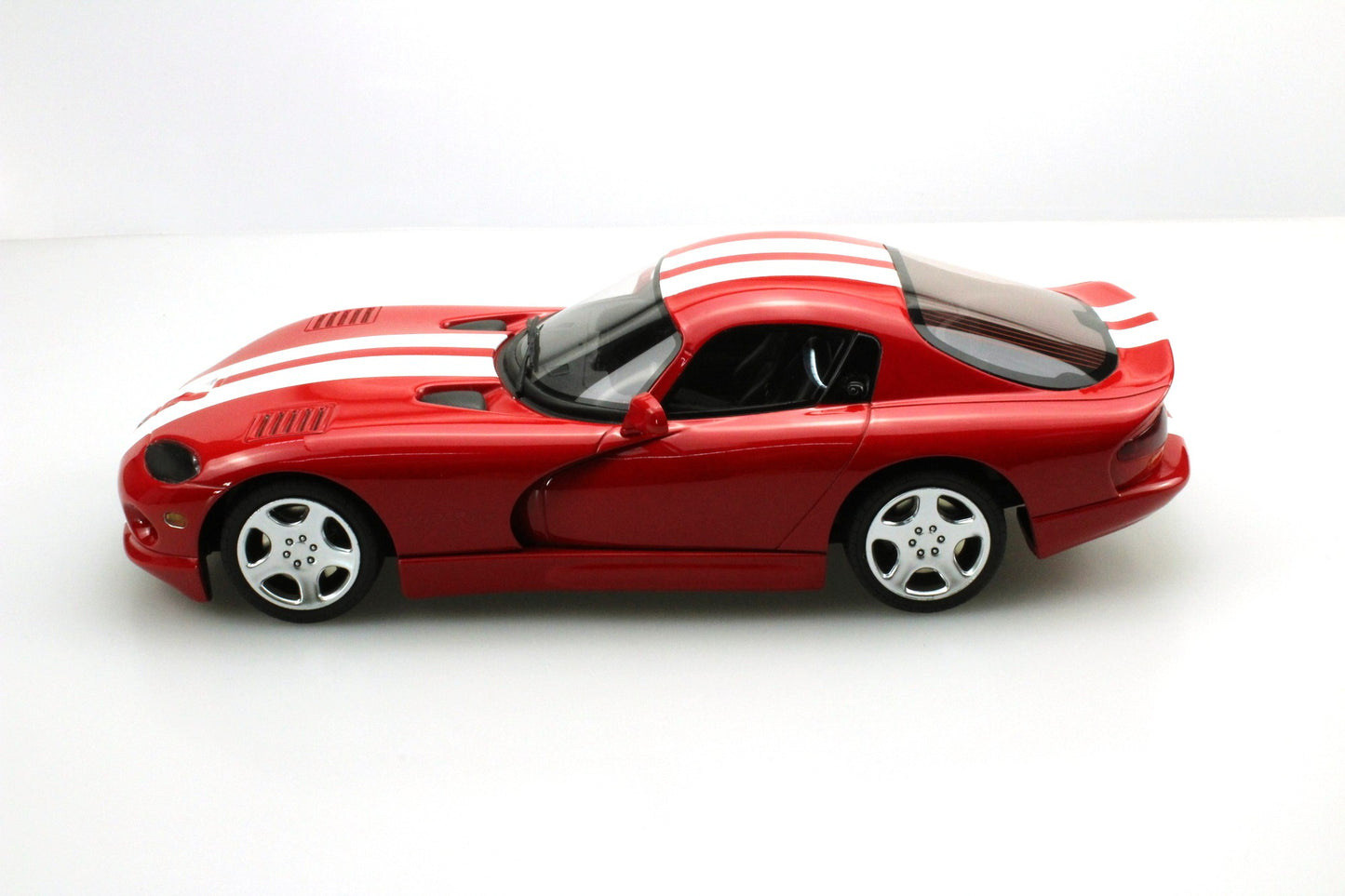 1:18 Dodge Viper GTS - 2002 - Metallic Red w/Stripes - LS Collectibles - LS016B