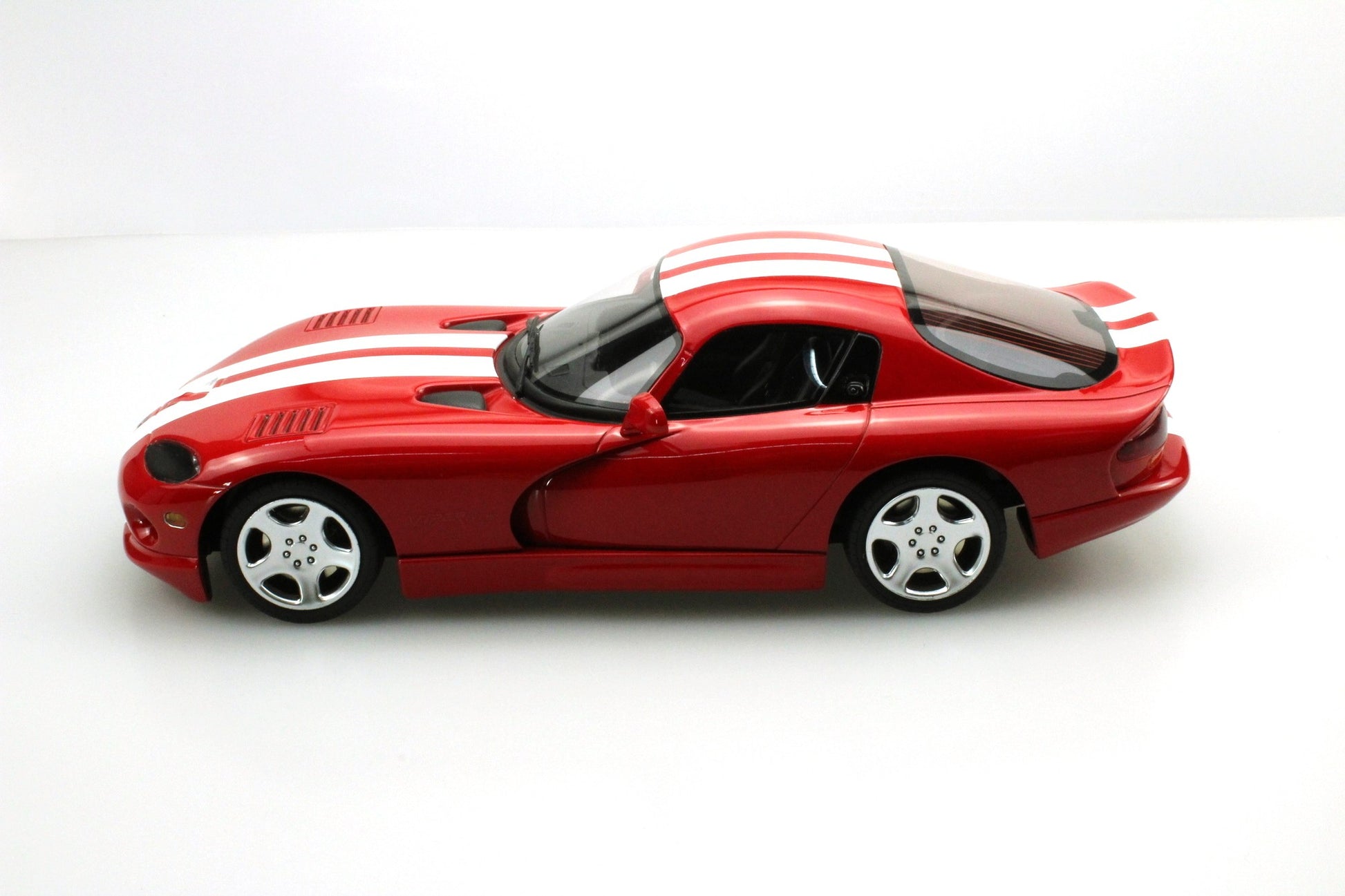 1:18 Dodge Viper GTS - 2002 - Metallic Red w/Stripes - LS Collectibles - LS016B