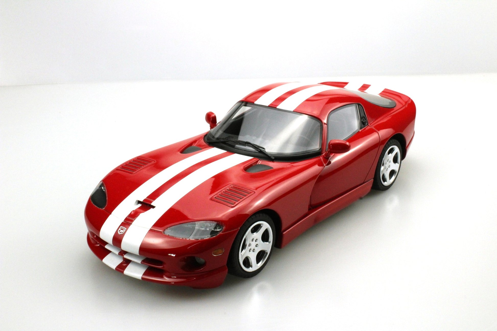 1:18 Dodge Viper GTS - 2002 - Metallic Red w/Stripes - LS Collectibles - LS016B