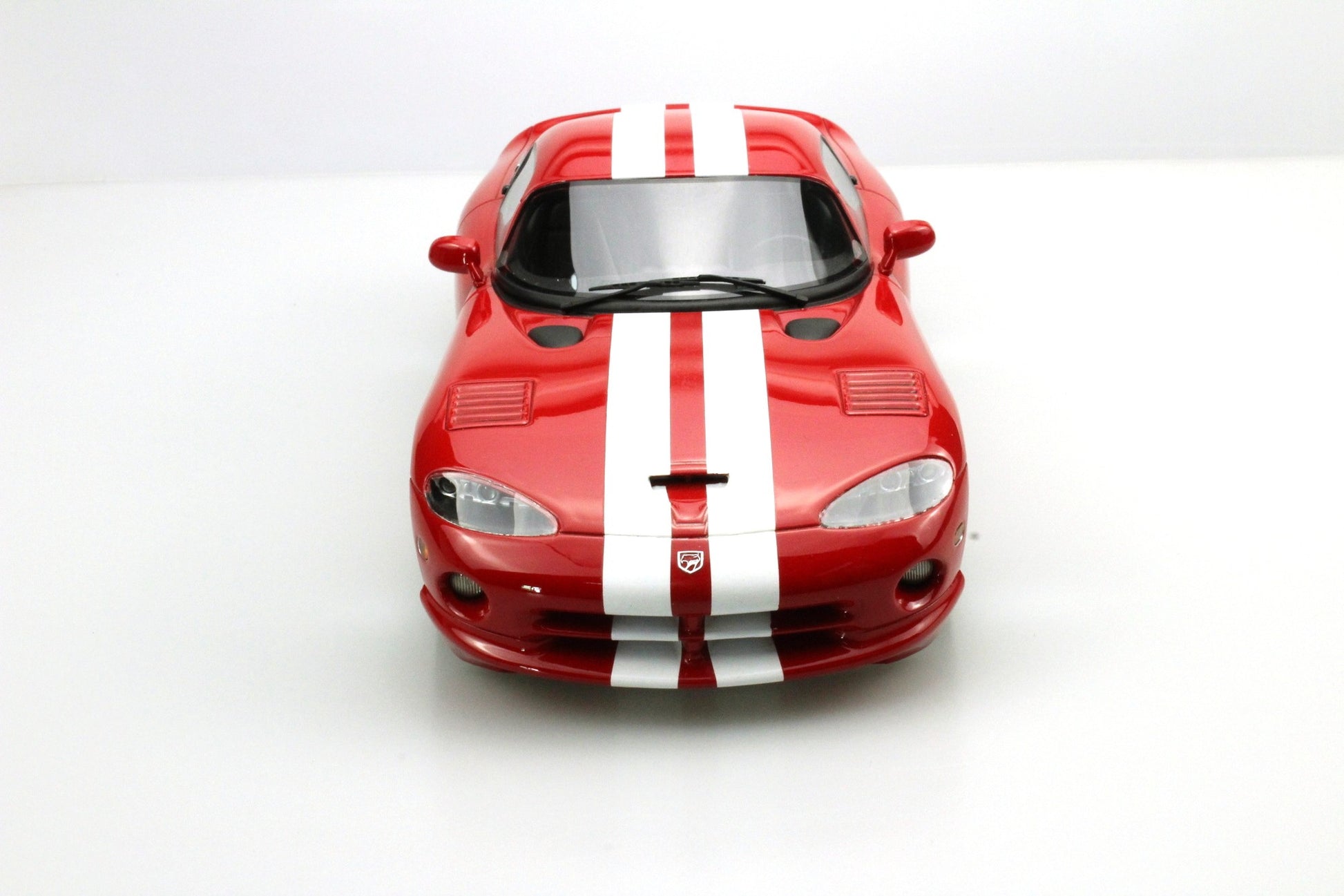 1:18 Dodge Viper GTS - 2002 - Metallic Red w/Stripes - LS Collectibles - LS016B