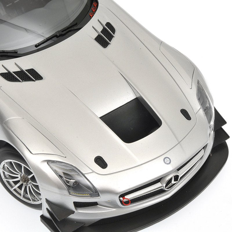 1:18 Mercedes-Benz SLS AMG GT3 Street - 2011 - Silver - Minichamps - 151 113100