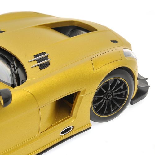 1:18 Mercedes-Benz SLS AMG GT3 Street - 2011 - Gold - Minichamps - 151 113106
