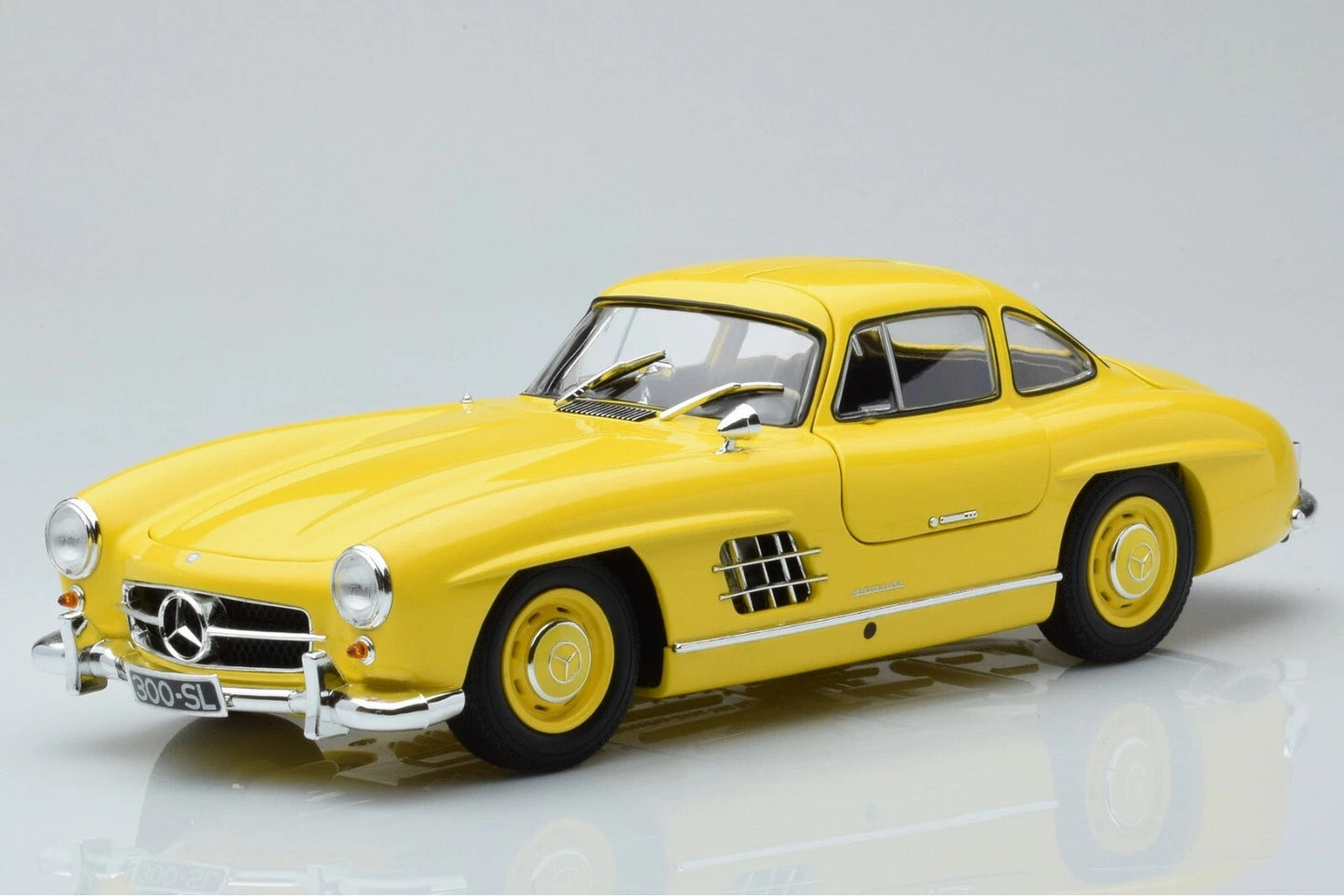 1:18 Mercedes-Benz 300SL Gullwing - 1954 - Yellow - Minichamps - 180 039009