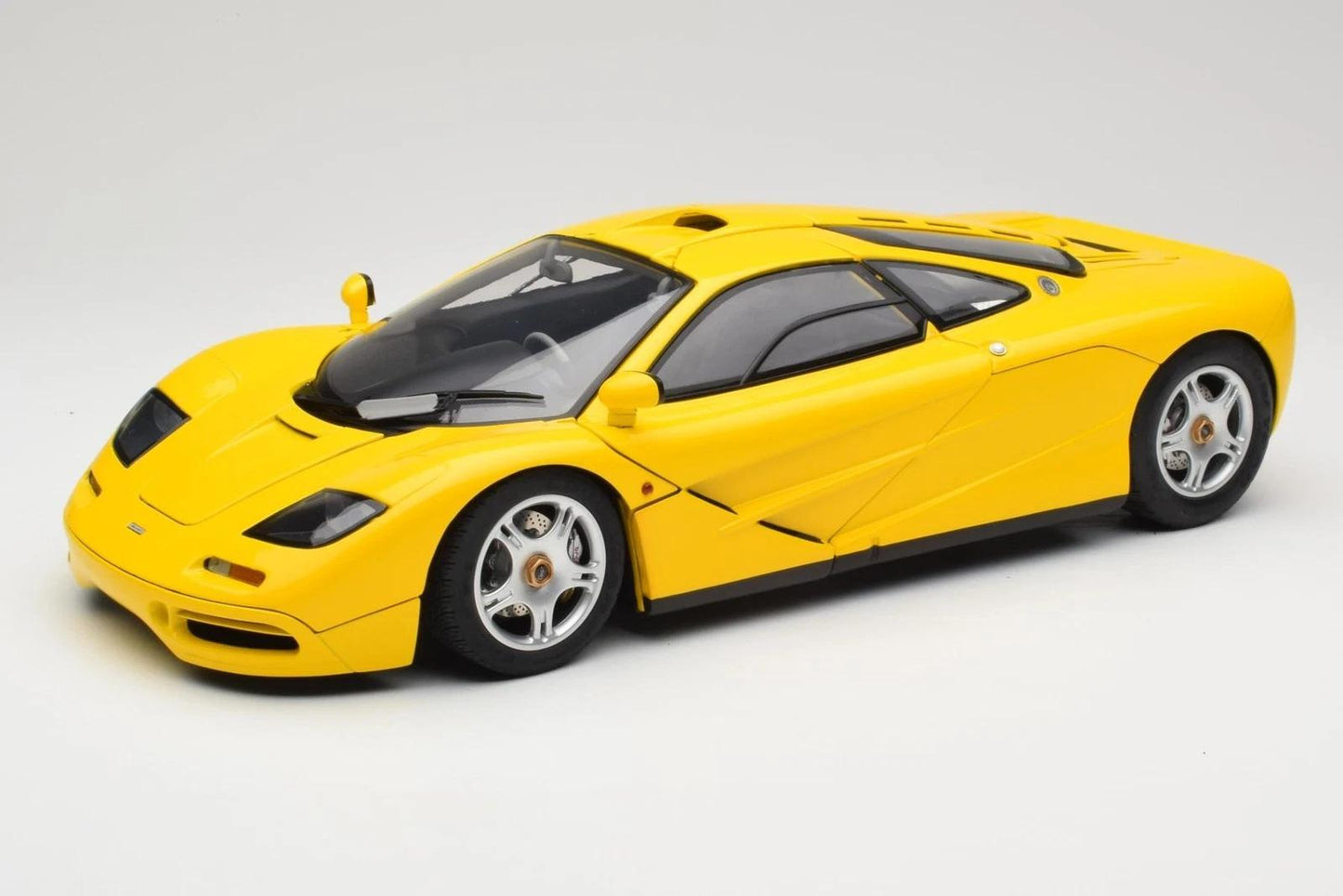 1:12 McLaren F1 GTR Roadcar - 1993 - Yellow - Minichamps - 530 133121
