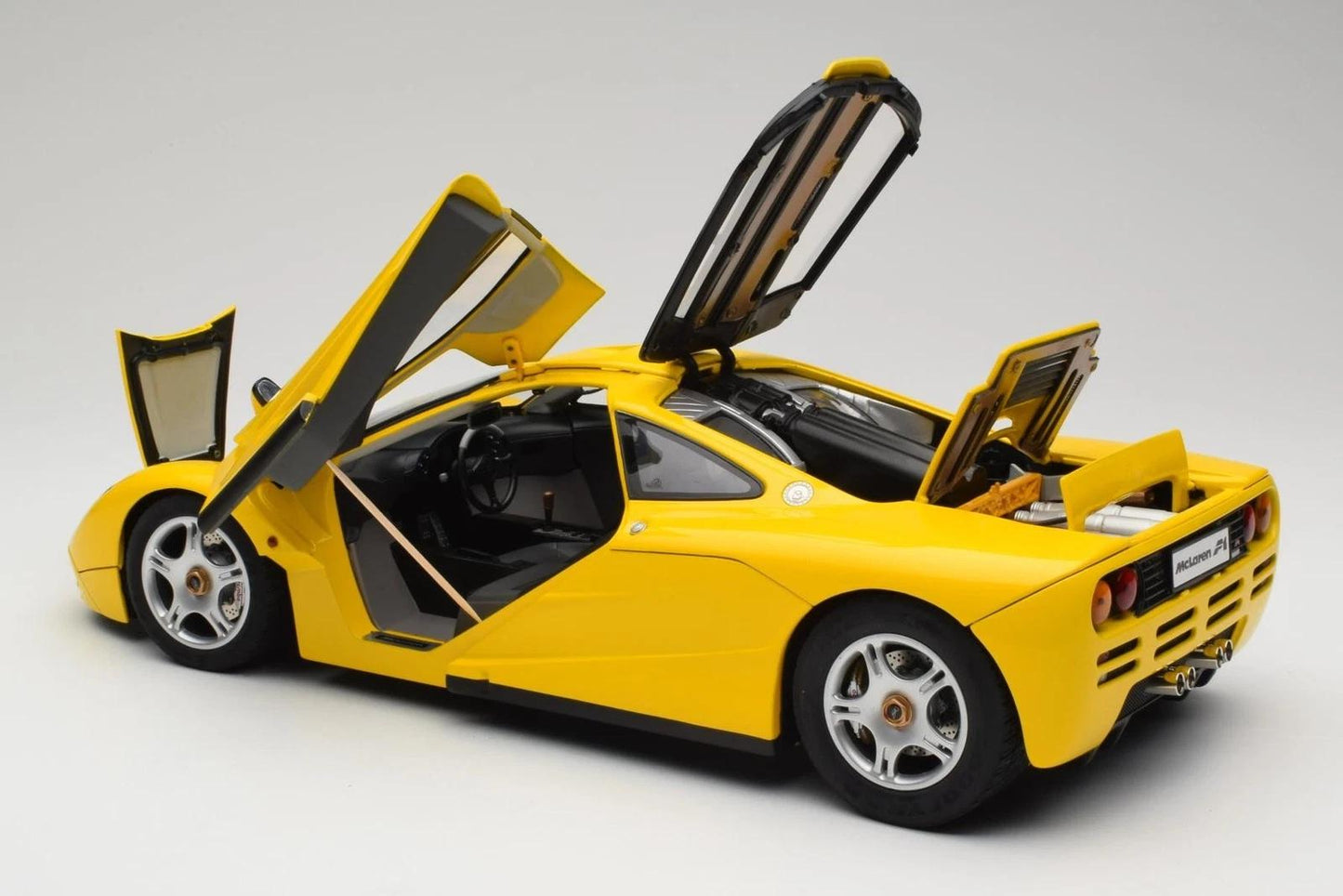 1:12 McLaren F1 GTR Roadcar - 1993 - Yellow - Minichamps - 530 133121