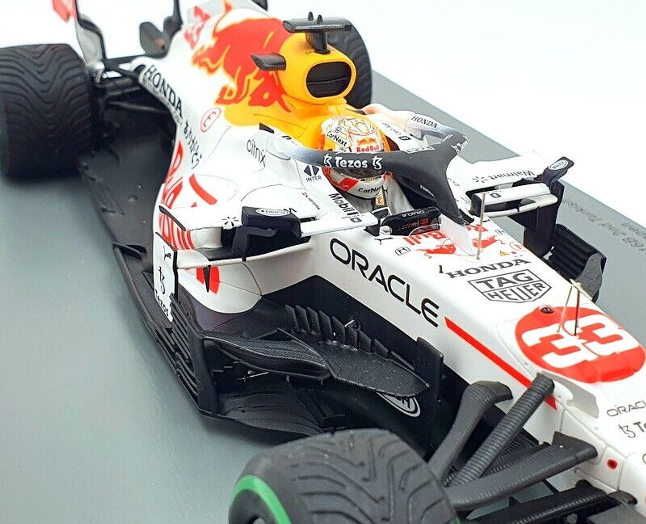 1:18 Red Bull Racing F1 Honda RB16B #33 - Turkish GP - 2nd Place - 2021 - Formula 1 - Red Bull Racing Honda - Max Verstappen - Spark Model - 18S605